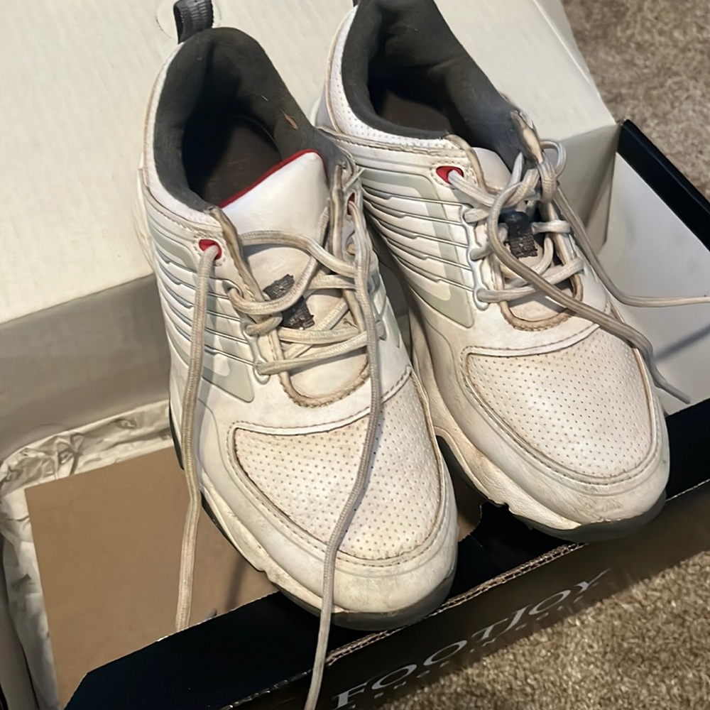 White kids golf shoe footjoy